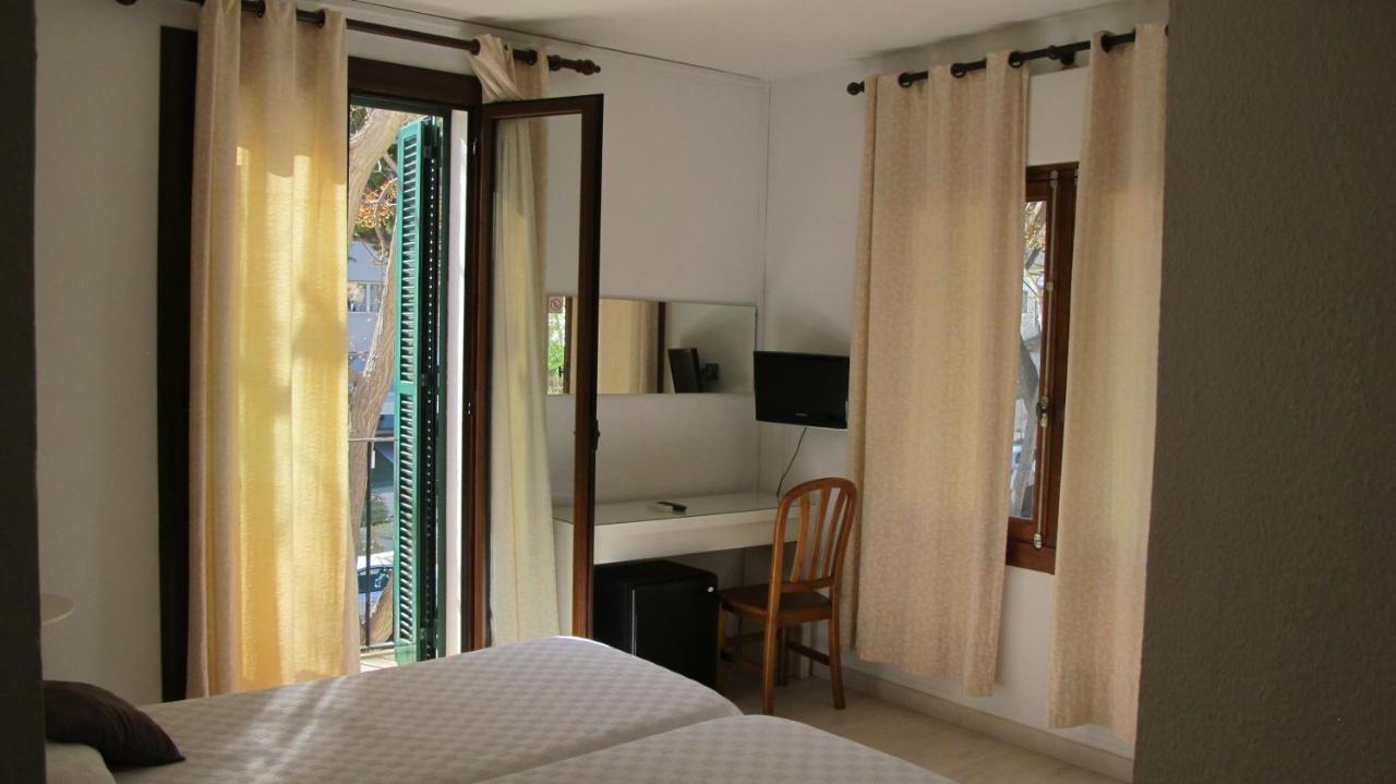 Hostal Pinar Palma de Mallorca Ngoại thất bức ảnh